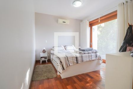 Casa à venda com 330m², 4 quartos e 3 vagas Casa à venda com 330m², 4 quartos e 3 vagasQuarto 1