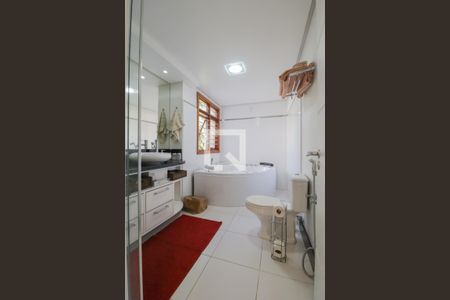 Casa à venda com 330m², 4 quartos e 3 vagas Casa à venda com 330m², 4 quartos e 3 vagasBanheiro do Quarto 1