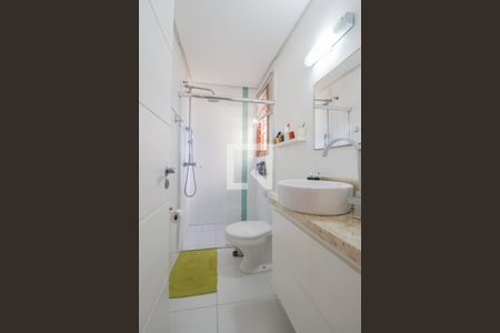 Casa à venda com 330m², 4 quartos e 3 vagas Casa à venda com 330m², 4 quartos e 3 vagasBanheiro do Quarto 2