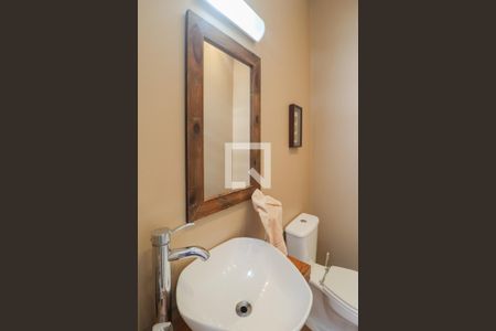 Casa à venda com 330m², 4 quartos e 3 vagas Casa à venda com 330m², 4 quartos e 3 vagasLavabo