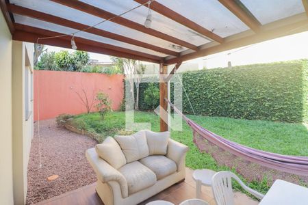 Casa à venda com 330m², 4 quartos e 3 vagas Casa à venda com 330m², 4 quartos e 3 vagasÁrea Externa