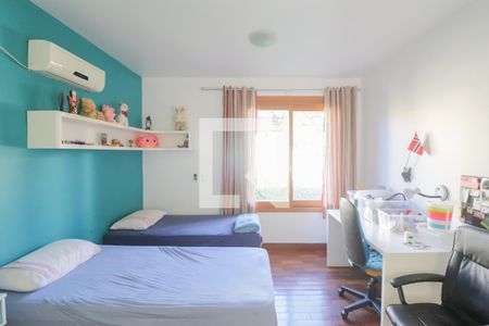 Casa à venda com 330m², 4 quartos e 3 vagas Casa à venda com 330m², 4 quartos e 3 vagasQuarto 2