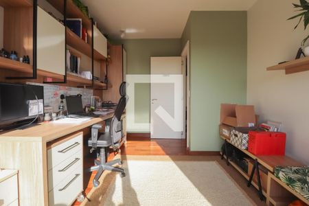 Casa à venda com 330m², 4 quartos e 3 vagas Casa à venda com 330m², 4 quartos e 3 vagasEscritório