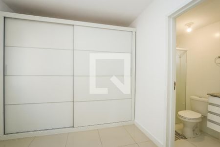 Suite de apartamento para alugar com 3 quartos, 70m² em Parque Assuncao, Taboão da Serra