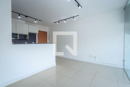 Sala de apartamento para alugar com 3 quartos, 70m² em Parque Assuncao, Taboão da Serra