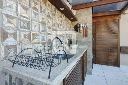 Apartamento à venda com 168m², 3 quartos e 2 vagasCobertura