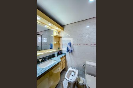 Apartamento à venda com 227m², 3 quartos e 3 vagasBanheiro da Suíte