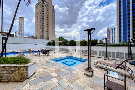 Apartamento à venda com 227m², 3 quartos e 3 vagasÁrea comum - Piscina