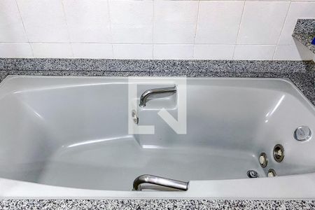 Apartamento à venda com 227m², 3 quartos e 3 vagasBanheiro da Suíte 4