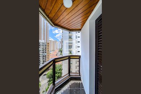 Apartamento à venda com 227m², 3 quartos e 3 vagasVaranda do Quarto 2