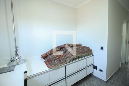 Apartamento à venda com 226m², 4 quartos e 3 vagas Apartamento à venda com 226m², 4 quartos e 3 vagasQuarto de Serviço