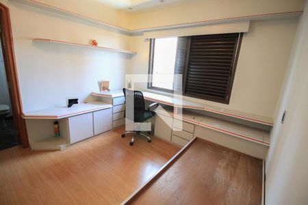 Apartamento à venda com 226m², 4 quartos e 3 vagas Apartamento à venda com 226m², 4 quartos e 3 vagasSuíte 3