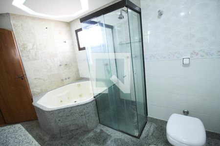 Apartamento à venda com 226m², 4 quartos e 3 vagas Apartamento à venda com 226m², 4 quartos e 3 vagasBanheiro/Suíte 1