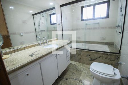 Apartamento à venda com 226m², 4 quartos e 3 vagas Apartamento à venda com 226m², 4 quartos e 3 vagasBanheiro/Suíte 2