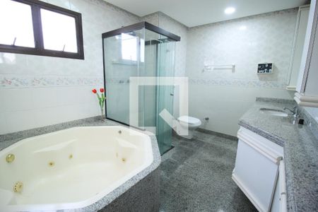 Apartamento à venda com 226m², 4 quartos e 3 vagas Apartamento à venda com 226m², 4 quartos e 3 vagasBanheiro/Suíte 1