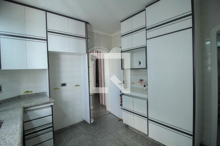 Apartamento à venda com 226m², 4 quartos e 3 vagas Apartamento à venda com 226m², 4 quartos e 3 vagasCozinha