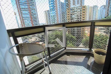 Apartamento à venda com 226m², 4 quartos e 3 vagas Apartamento à venda com 226m², 4 quartos e 3 vagasSacada/Quarto 4