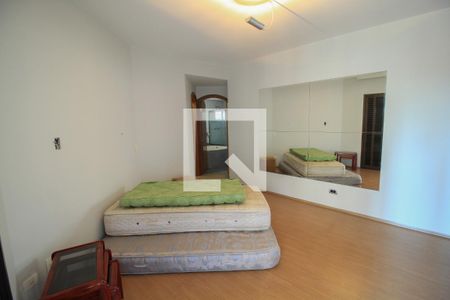 Apartamento à venda com 226m², 4 quartos e 3 vagas Apartamento à venda com 226m², 4 quartos e 3 vagasSuíte 1