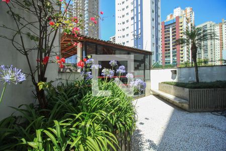 Apartamento à venda com 226m², 4 quartos e 3 vagas Apartamento à venda com 226m², 4 quartos e 3 vagasÁrea comum