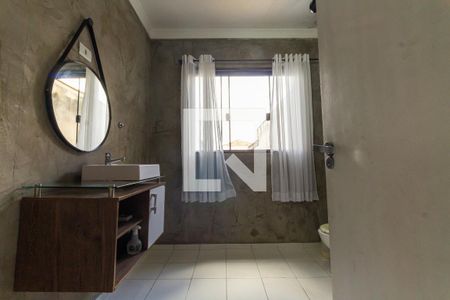 Casa à venda com 317m², 5 quartos e 4 vagas Casa à venda com 317m², 5 quartos e 4 vagasBanheiro 2