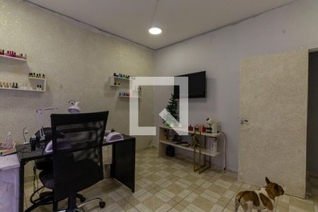 Casa à venda com 317m², 5 quartos e 4 vagas Casa à venda com 317m², 5 quartos e 4 vagasQuarto 5