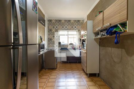 Casa à venda com 317m², 5 quartos e 4 vagas Casa à venda com 317m², 5 quartos e 4 vagasCozinha 2