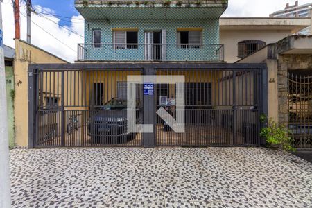 Casa à venda com 317m², 5 quartos e 4 vagas Casa à venda com 317m², 5 quartos e 4 vagasFachada + Plaquinha