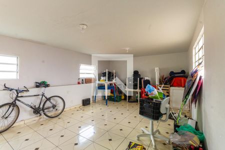 Casa à venda com 317m², 5 quartos e 4 vagas Casa à venda com 317m², 5 quartos e 4 vagasSalão de Festas