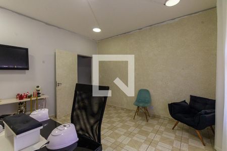 Casa à venda com 317m², 5 quartos e 4 vagas Casa à venda com 317m², 5 quartos e 4 vagasQuarto 5