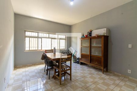 Casa à venda com 317m², 5 quartos e 4 vagas Casa à venda com 317m², 5 quartos e 4 vagasSala de Jantar