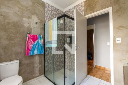 Casa à venda com 317m², 5 quartos e 4 vagas Casa à venda com 317m², 5 quartos e 4 vagasBanheiro 2