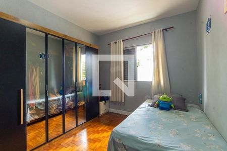 Casa à venda com 317m², 5 quartos e 4 vagas Casa à venda com 317m², 5 quartos e 4 vagasQuarto 4