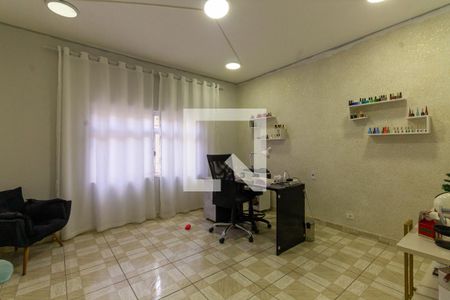 Casa à venda com 317m², 5 quartos e 4 vagas Casa à venda com 317m², 5 quartos e 4 vagasQuarto 5