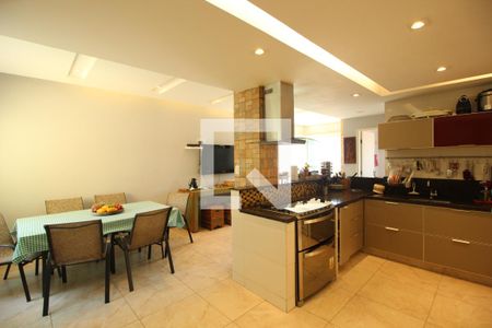 Apartamento à venda com 181m², 4 quartos e 4 vagasCozinha