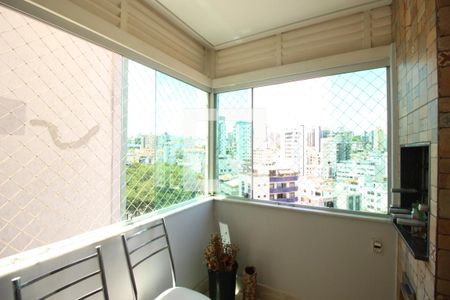 Apartamento à venda com 181m², 4 quartos e 4 vagasCozinha gourmet