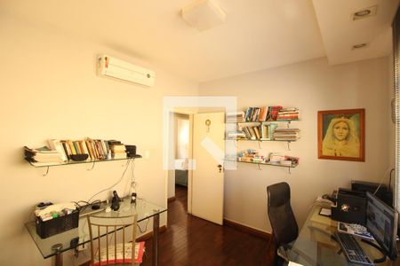 Apartamento à venda com 181m², 4 quartos e 4 vagasQuarto 2