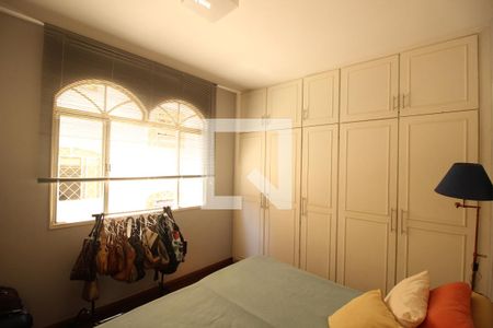 Apartamento à venda com 181m², 4 quartos e 4 vagasQuarto