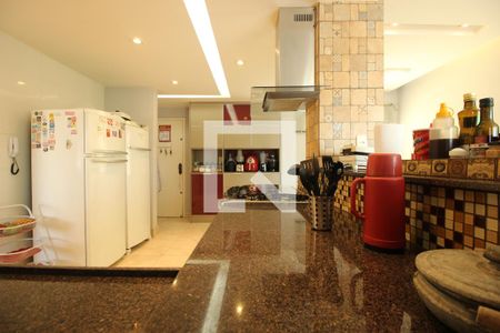 Apartamento à venda com 181m², 4 quartos e 4 vagasCozinha