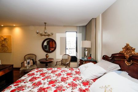 Apartamento à venda com 300m², 4 quartos e 3 vagasQuarto 