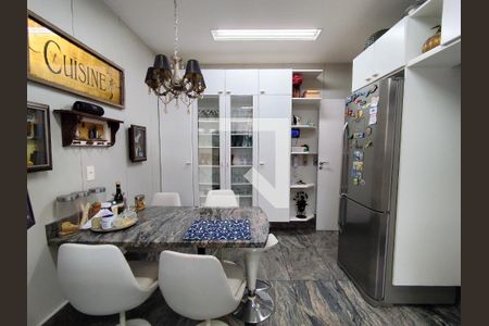 Apartamento à venda com 300m², 4 quartos e 3 vagasCozinha 