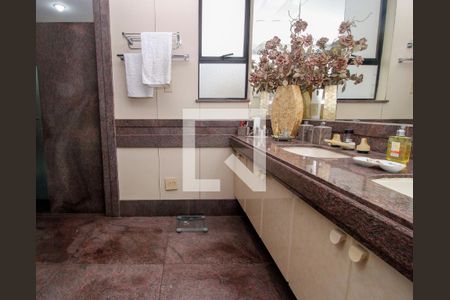 Apartamento à venda com 300m², 4 quartos e 3 vagasBanheiro