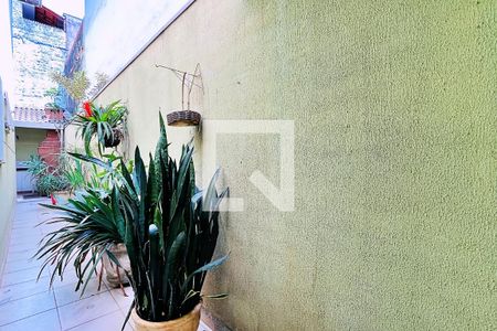 Casa à venda com 125m², 5 quartos e 2 vagas Casa à venda com 125m², 5 quartos e 2 vagasÁrea externa