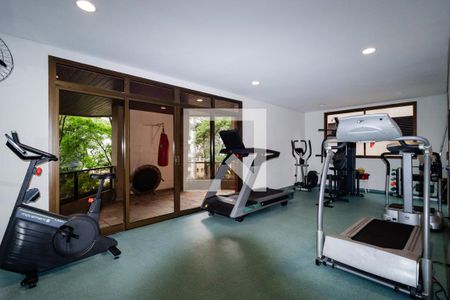 Apartamento à venda com 198m², 4 quartos e 4 vagasÁrea comum - Academia