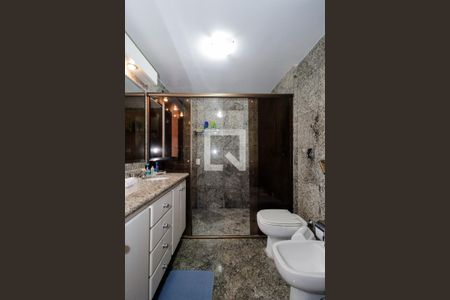 Apartamento à venda com 198m², 4 quartos e 4 vagasBanheiro da Suíte 1