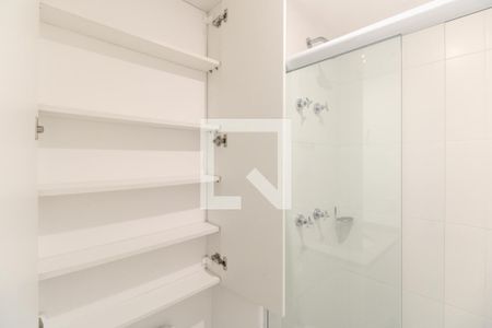 Banheiro de apartamento para alugar com 1 quarto, 27m² em Vila Matilde, São Paulo