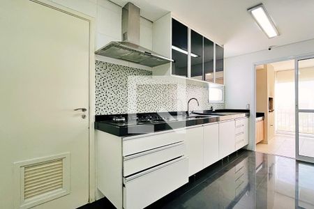 Apartamento à venda com 194m², 4 quartos e 3 vagas Apartamento à venda com 194m², 4 quartos e 3 vagasCozinha e Área de Serviço