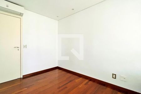 Apartamento à venda com 194m², 4 quartos e 3 vagas Apartamento à venda com 194m², 4 quartos e 3 vagasQuarto 1