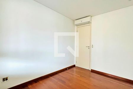 Apartamento à venda com 194m², 4 quartos e 3 vagas Apartamento à venda com 194m², 4 quartos e 3 vagasQuarto 1