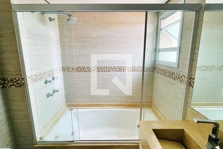 Apartamento à venda com 194m², 4 quartos e 3 vagas Apartamento à venda com 194m², 4 quartos e 3 vagasBanheiro da Suíte 2