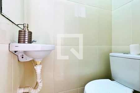 Casa à venda com 172m², 3 quartos e 2 vagas Casa à venda com 172m², 3 quartos e 2 vagasLavabo